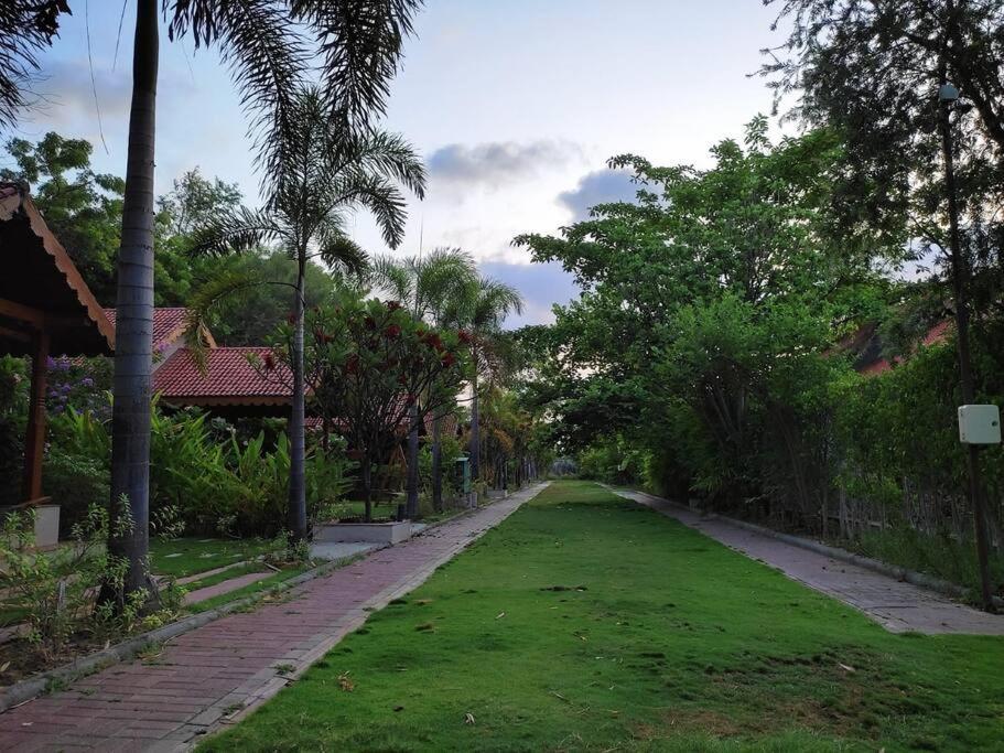 Farmstay Familyvilla Vadodara Exterior photo