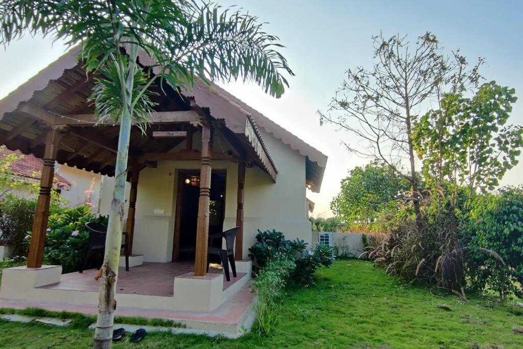 Farmstay Familyvilla Vadodara Exterior photo