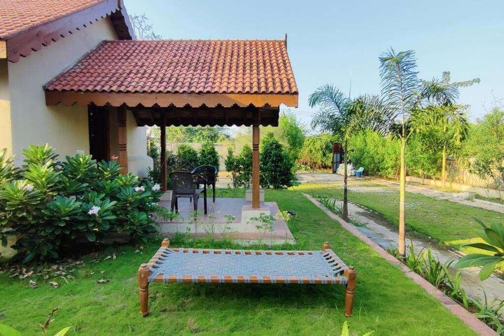 Farmstay Familyvilla Vadodara Exterior photo